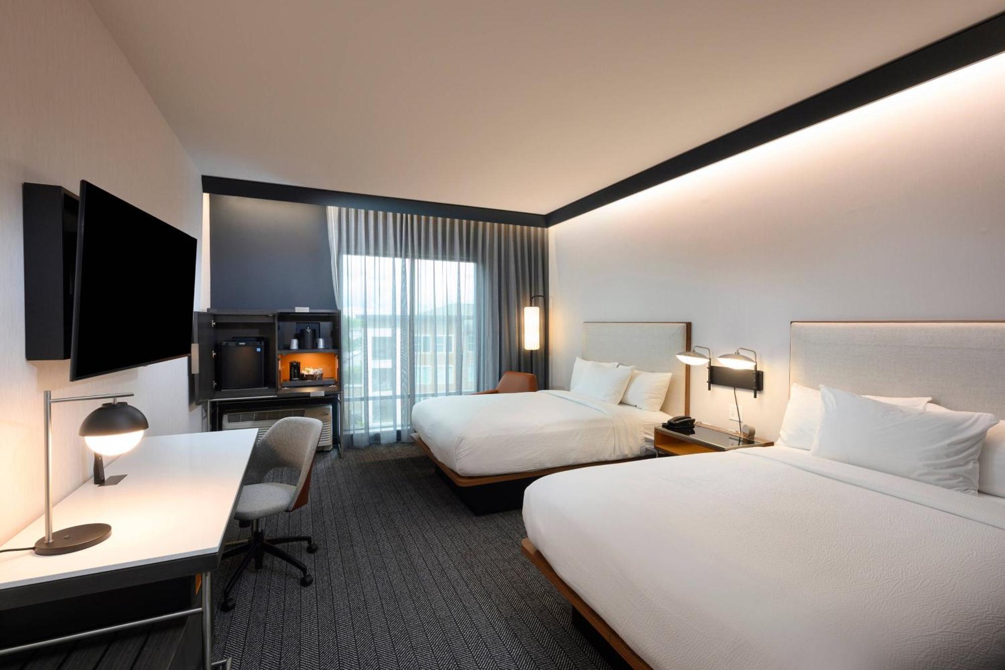คอร์ตยาร์ด บาย แมริออท ชาร์ลอตต์ เวเวอร์ลี Hotel บัลแลนไทน์ ภายนอก รูปภาพ
