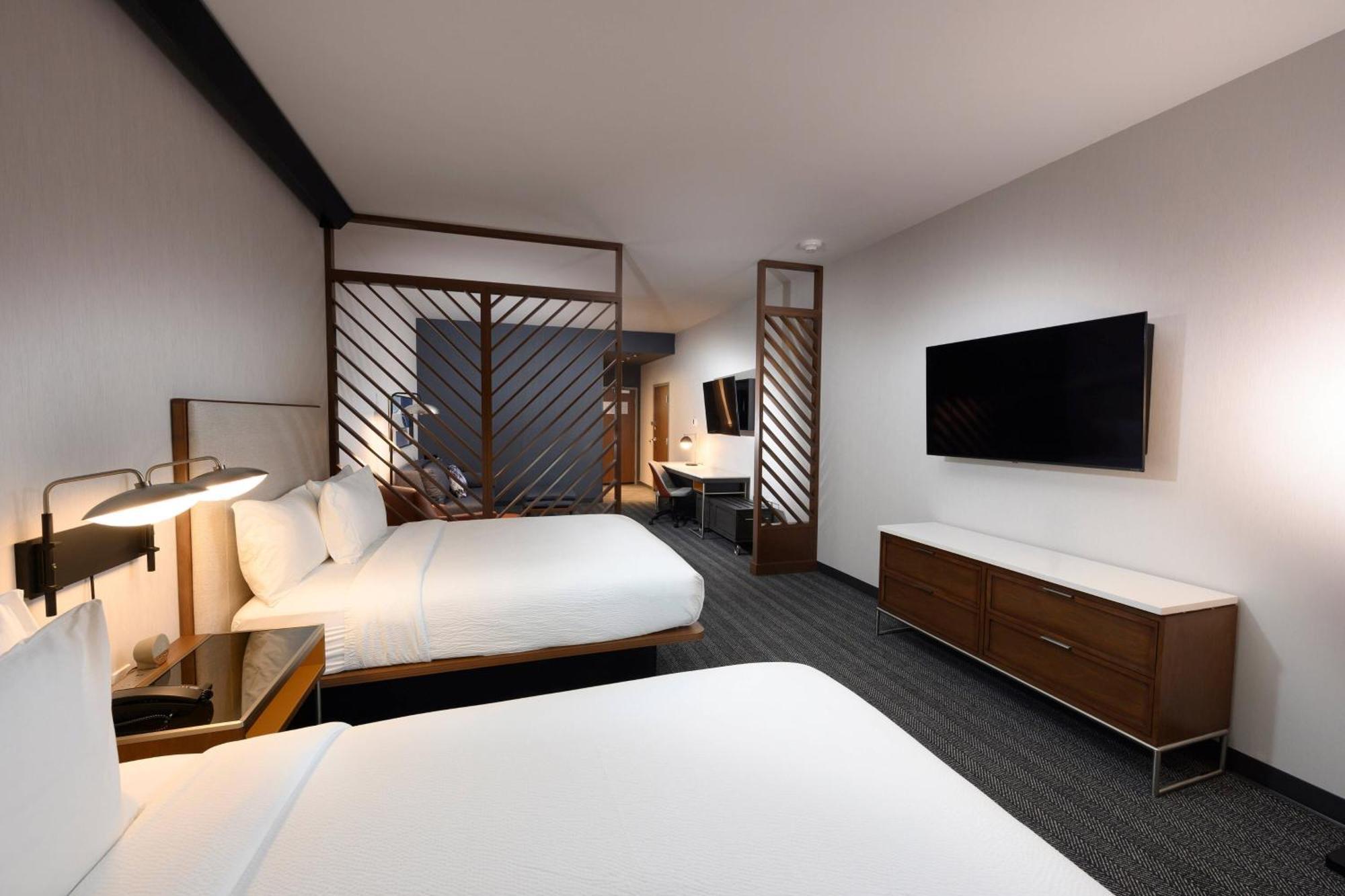 คอร์ตยาร์ด บาย แมริออท ชาร์ลอตต์ เวเวอร์ลี Hotel บัลแลนไทน์ ภายนอก รูปภาพ