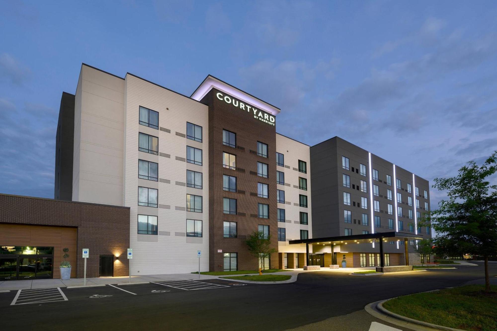 คอร์ตยาร์ด บาย แมริออท ชาร์ลอตต์ เวเวอร์ลี Hotel บัลแลนไทน์ ภายนอก รูปภาพ